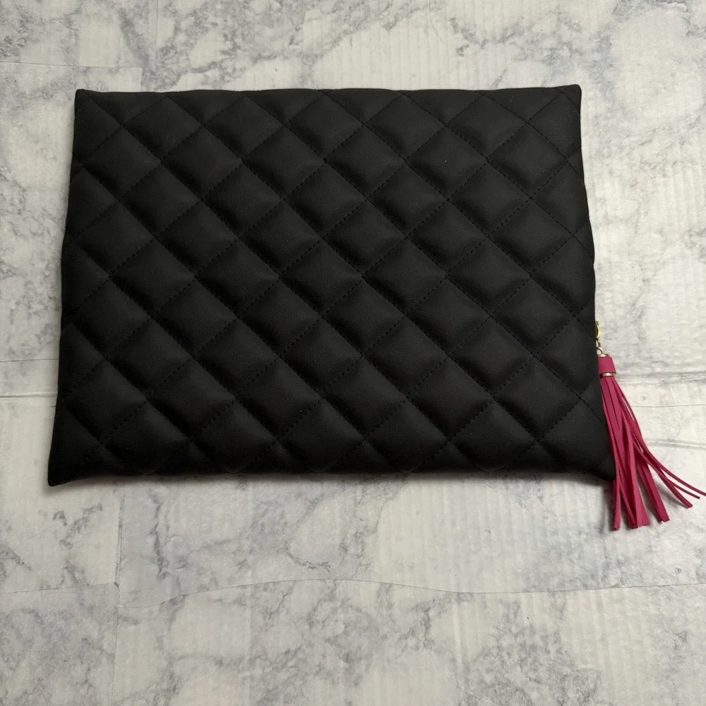 Makeup Junkie - Black Quilted LARGE Bag Pouch Pink Details